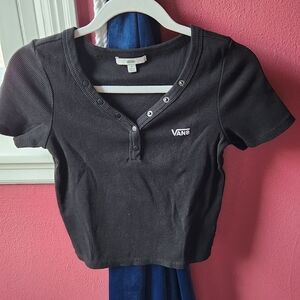 Short-sleeved black top